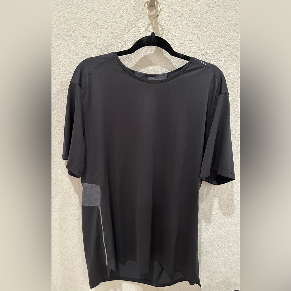 LULULEMON BLK/HOBS FAST AND FREE SHORT SLEEVE  Shirt Men's XL